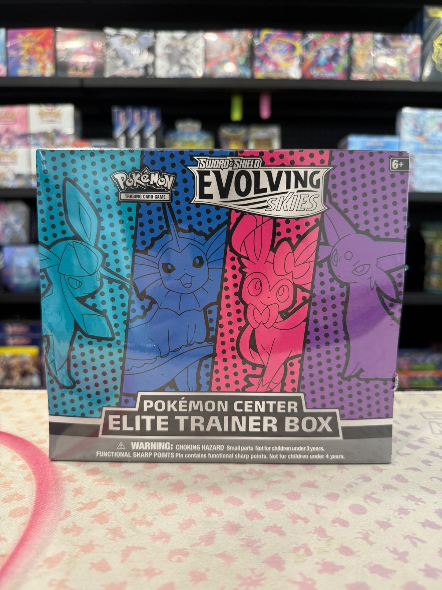 Pokemon SS7 Evolving Skies pokemon center Elite Trainer Box (damaged)